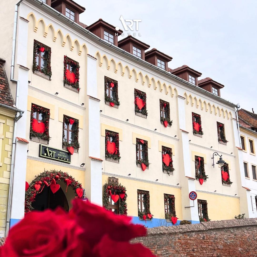 Art Hotel Сибиу Экстерьер фото