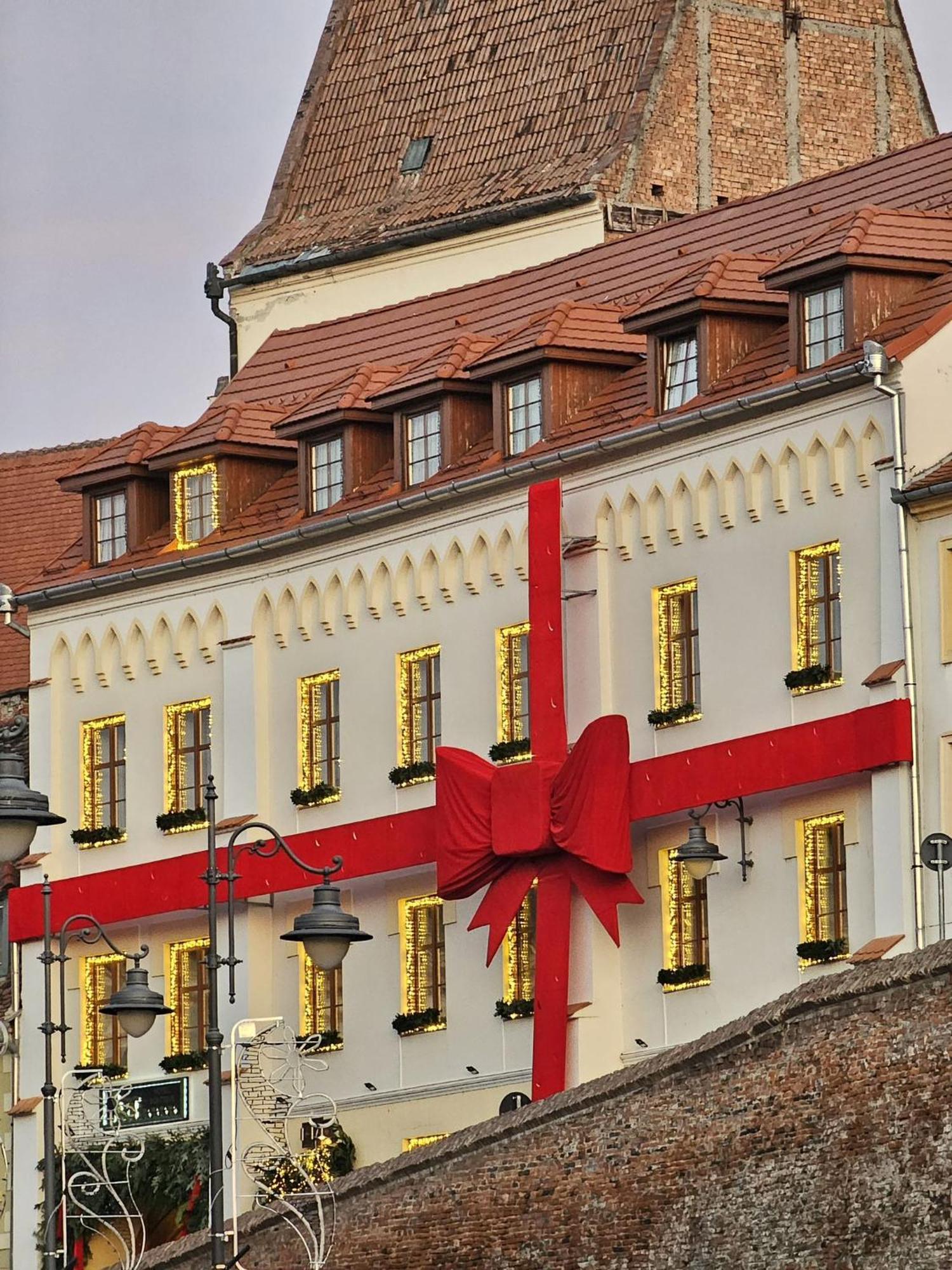 Art Hotel Сибиу Экстерьер фото